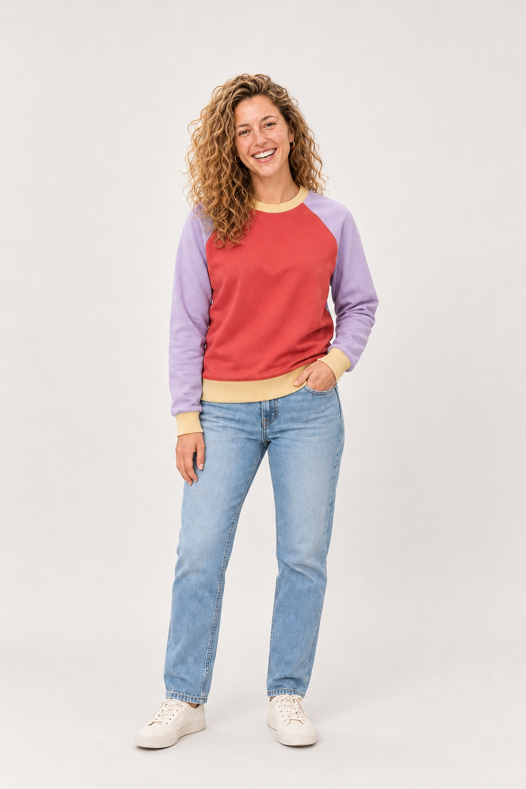 Bluza raglan koral i lawenda, przód, studio