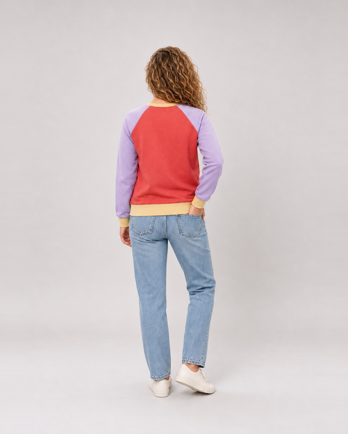 Bluza raglan koral i lawenda, tył, studio